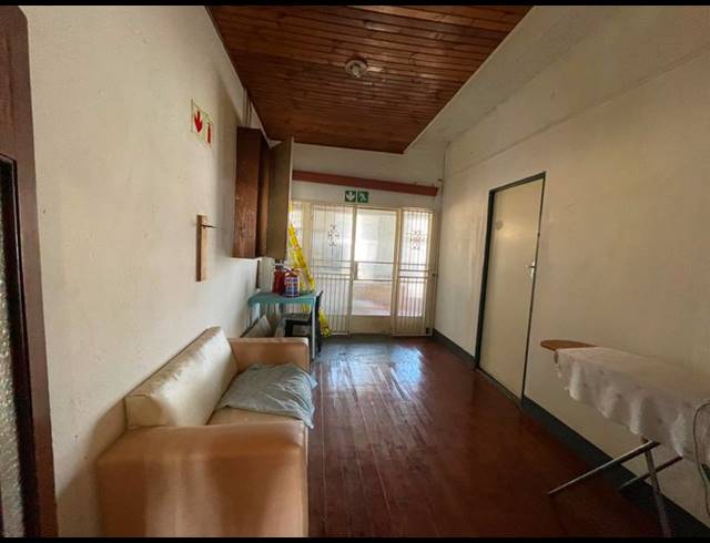 4 BEDROOM HOUSE FOR SALE IN BRIXTON